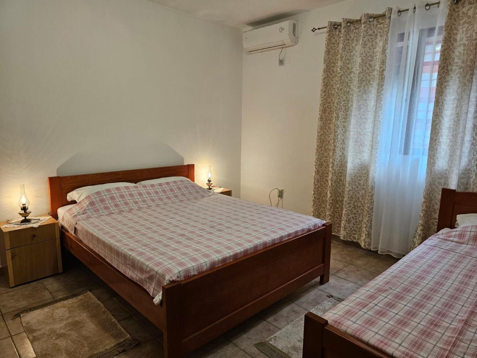 B & M Apartments Kotor Exterior photo
